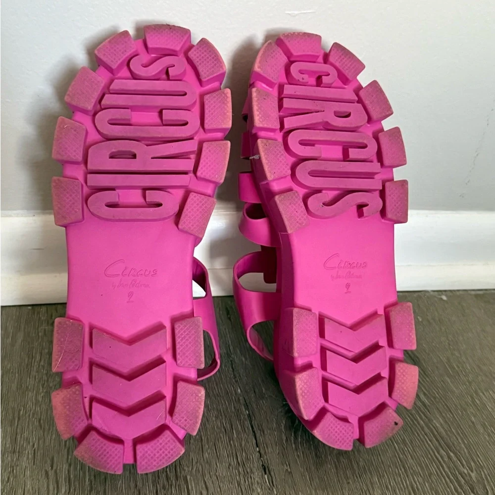 Alyson Lug Sole Fisherman Sandals